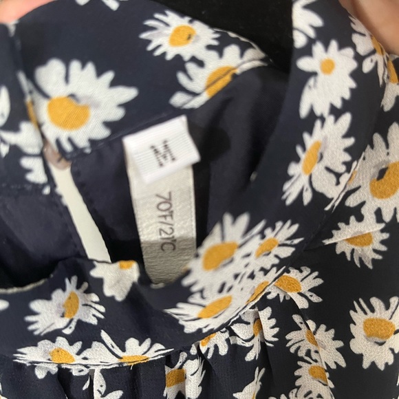 Floral Smocked & Tiered Dress Medium - Picture 4 of 9